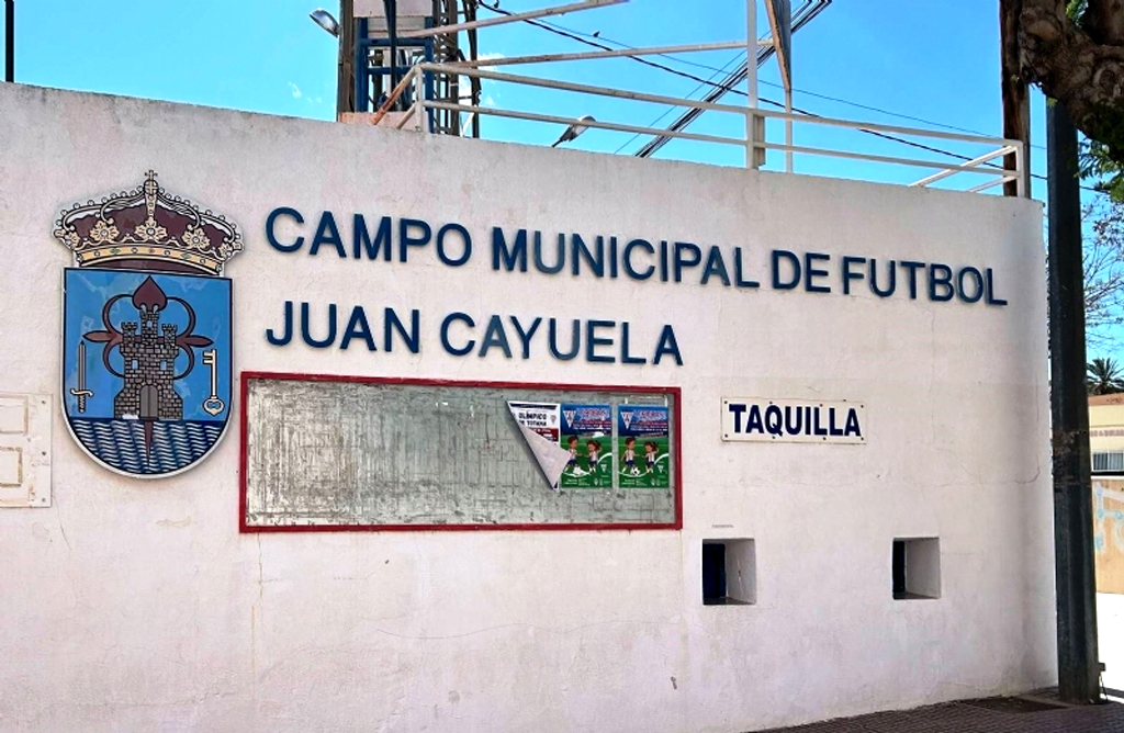 El estadio municipal �Juan Cayuela� se pasa al LED para ahorrar m�s de un 50% de energ�a
